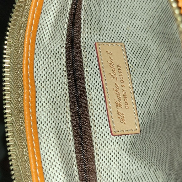 Dooney & Bourke orange purse - Picture 2 of 5
